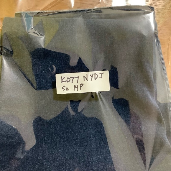 NYDJ Blue Jeans Sz 14P - Picture 6 of 6